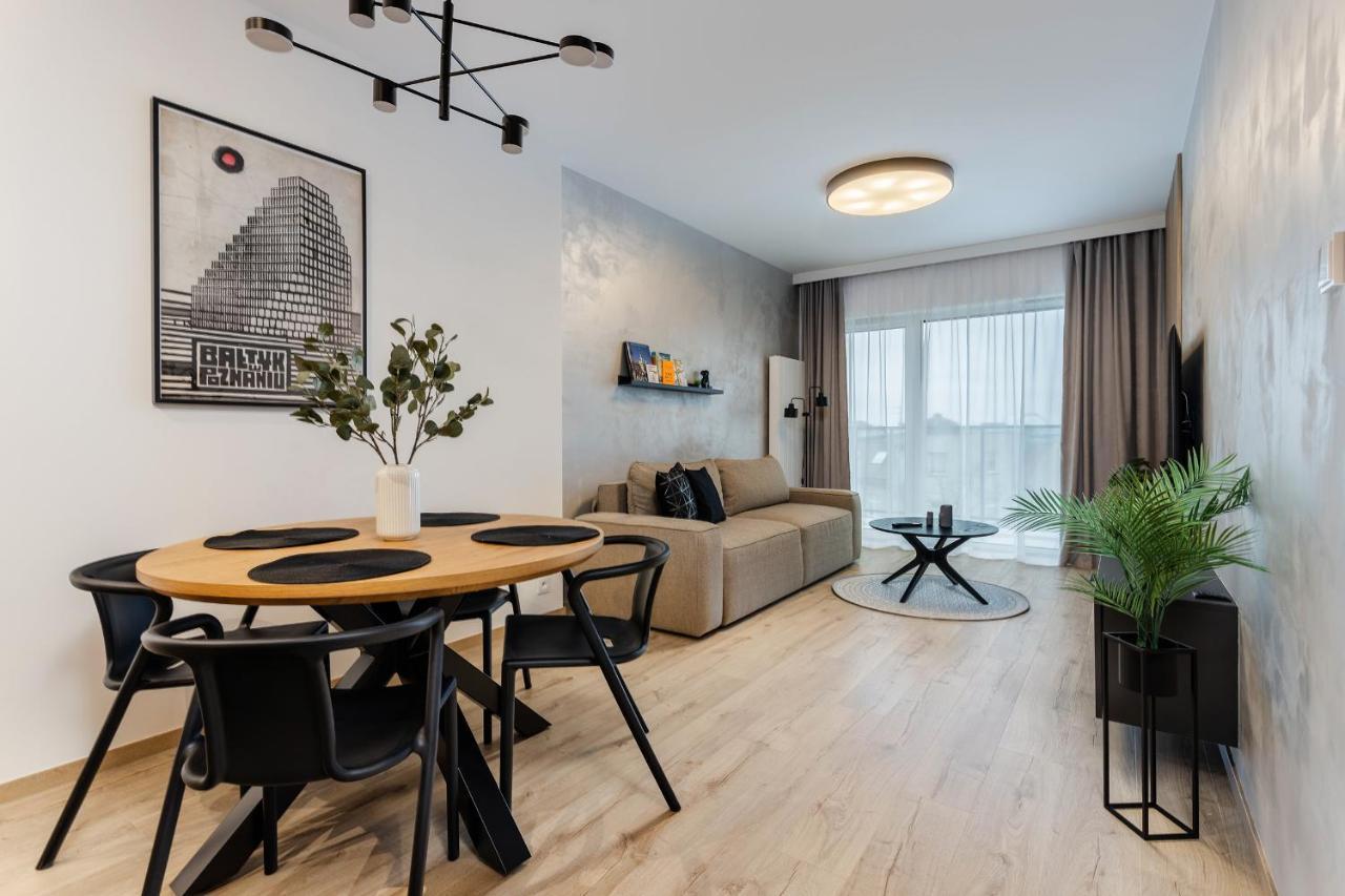 Klimatyzowany Apartament Very Berry Z Parkingiem W Poznaniu By Noclegi Renters Bagian luar foto