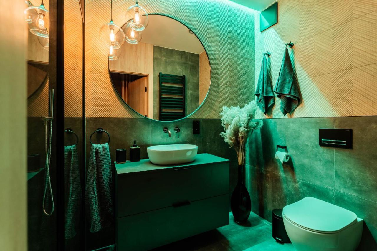 Klimatyzowany Apartament Very Berry Z Parkingiem W Poznaniu By Noclegi Renters Bagian luar foto