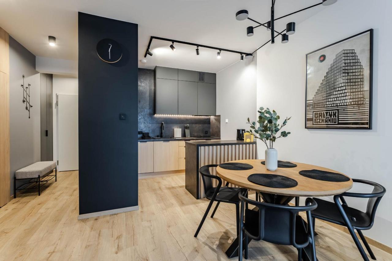 Klimatyzowany Apartament Very Berry Z Parkingiem W Poznaniu By Noclegi Renters Bagian luar foto