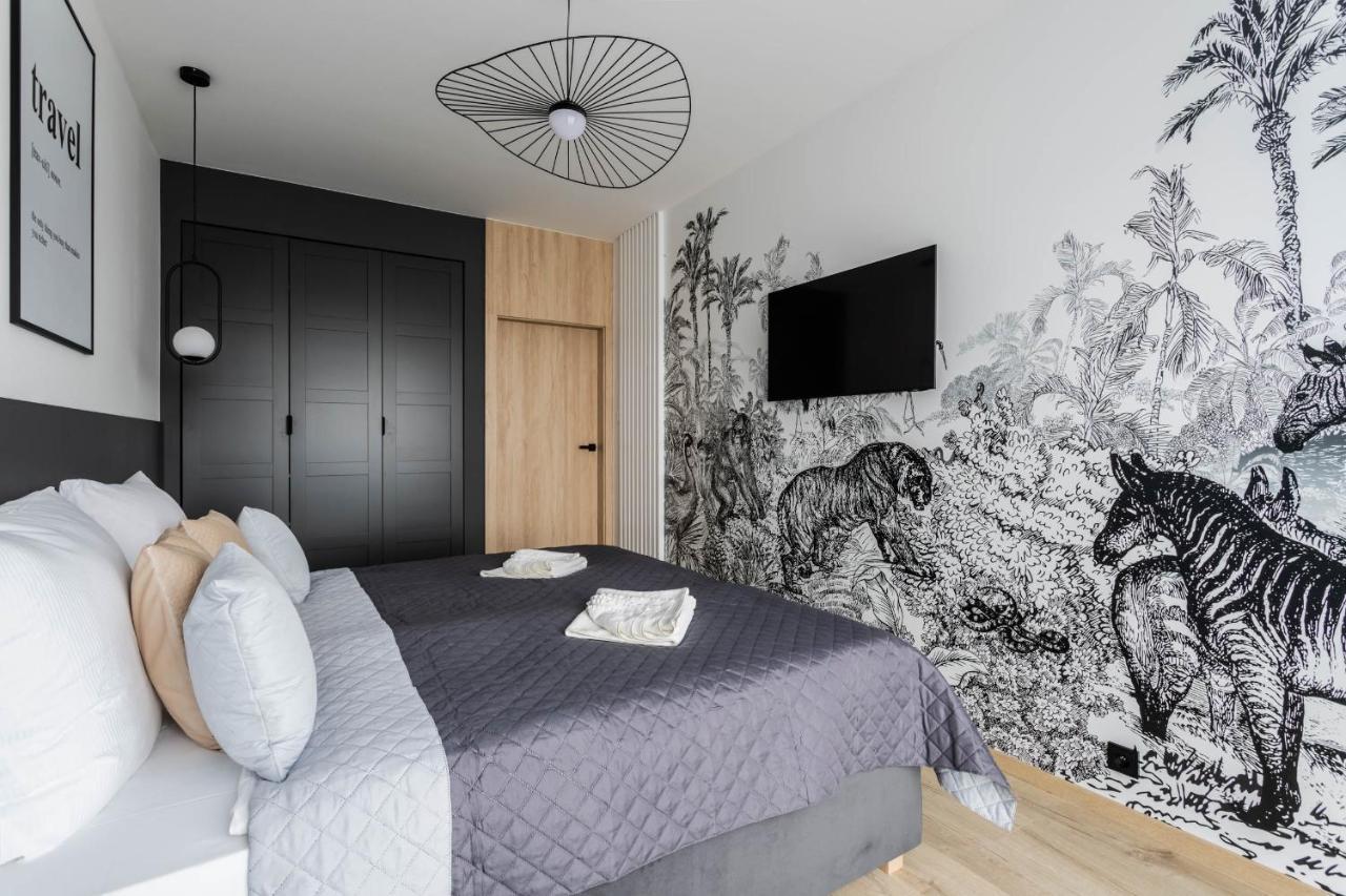 Klimatyzowany Apartament Very Berry Z Parkingiem W Poznaniu By Noclegi Renters Bagian luar foto