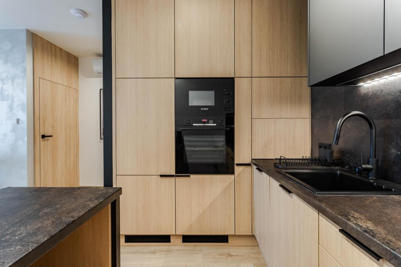 Klimatyzowany Apartament Very Berry Z Parkingiem W Poznaniu By Noclegi Renters Bagian luar foto