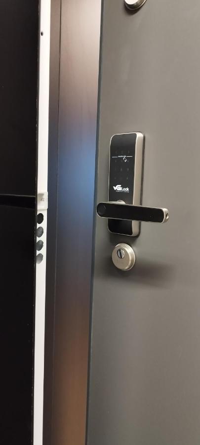 Klimatyzowany Apartament Very Berry Z Parkingiem W Poznaniu By Noclegi Renters Bagian luar foto