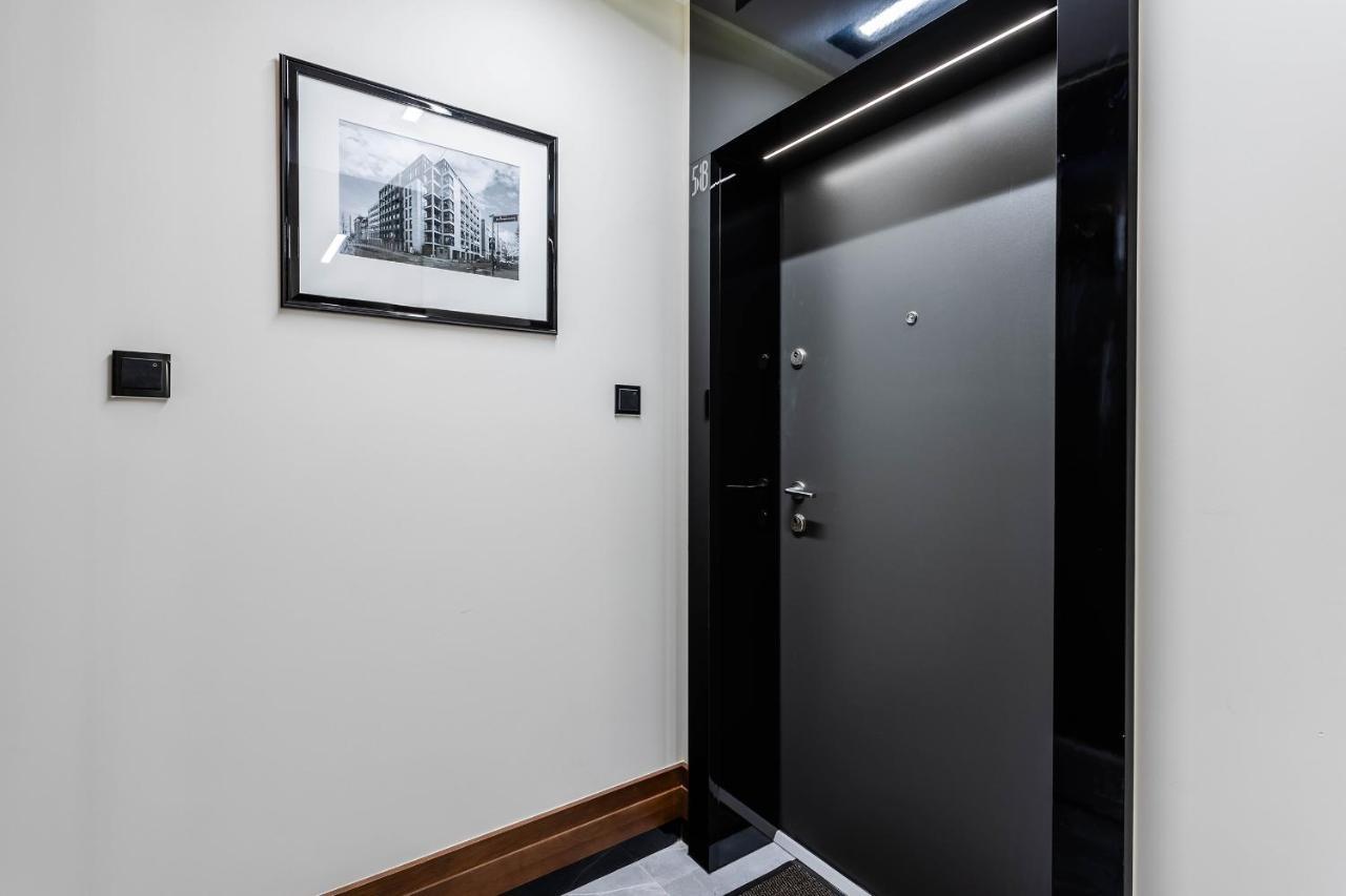 Klimatyzowany Apartament Very Berry Z Parkingiem W Poznaniu By Noclegi Renters Bagian luar foto