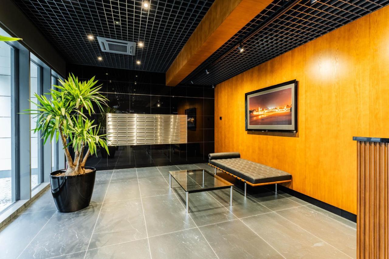 Klimatyzowany Apartament Very Berry Z Parkingiem W Poznaniu By Noclegi Renters Bagian luar foto
